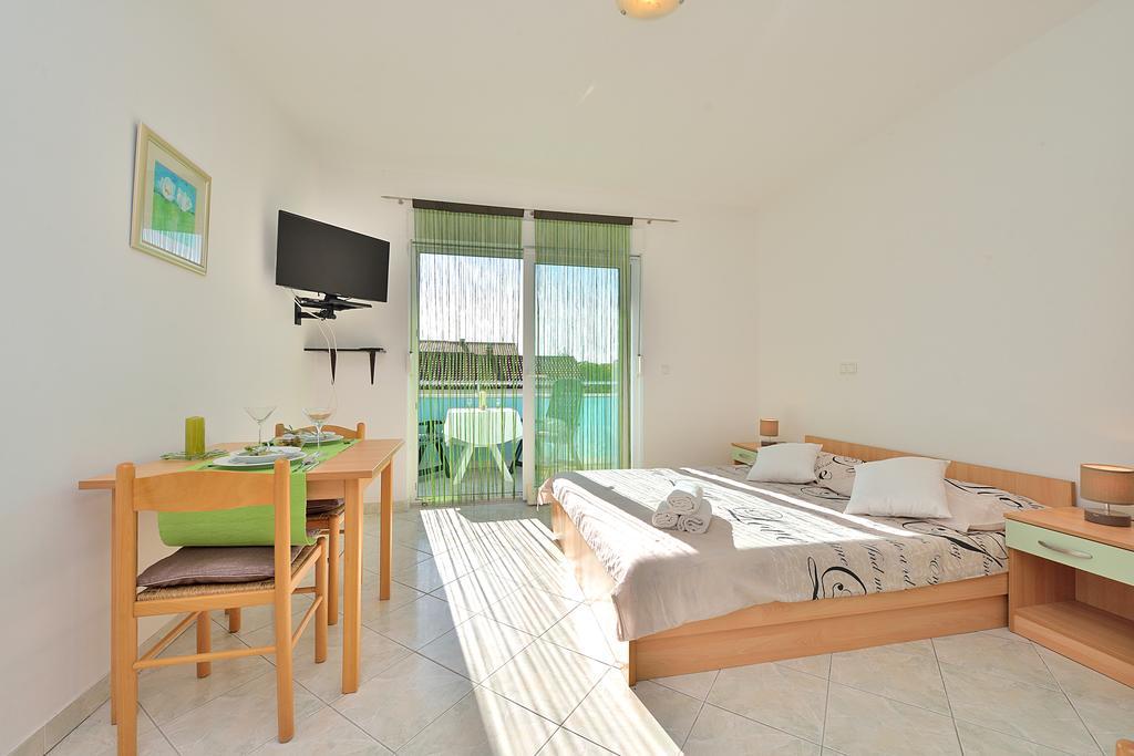 Sara Apartments Петрчане Номер фото