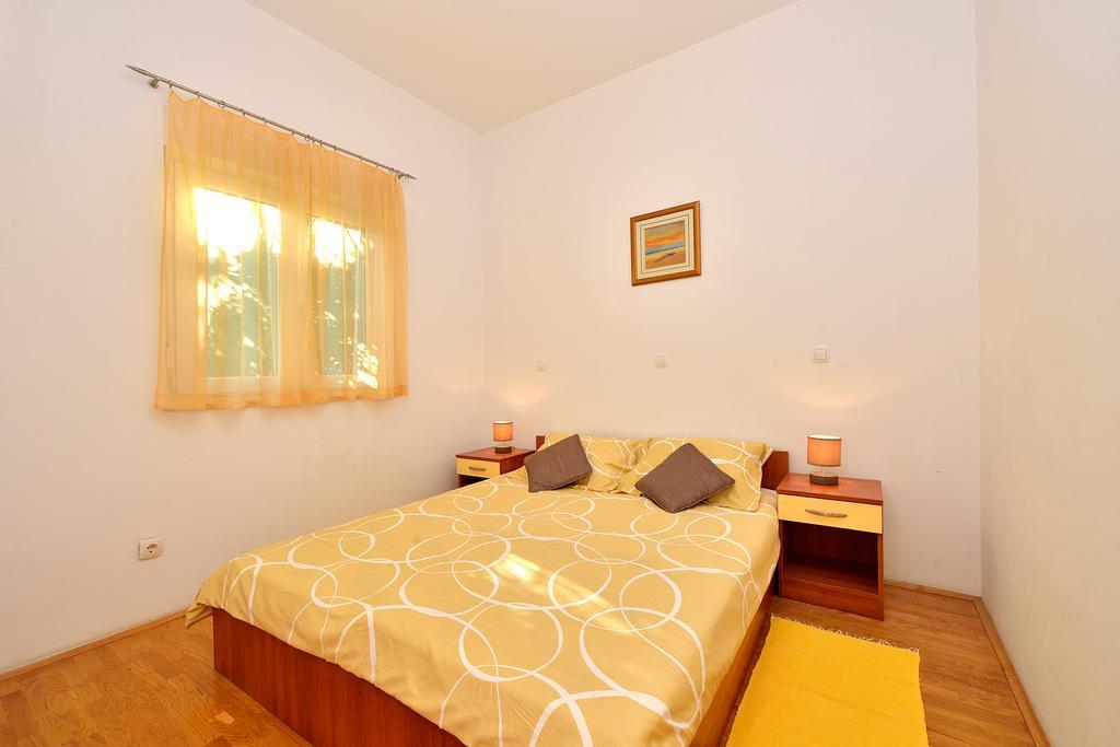 Sara Apartments Петрчане Номер фото